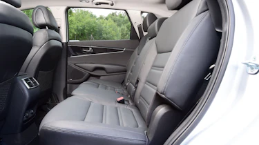 Kia Sorento - middle row seats