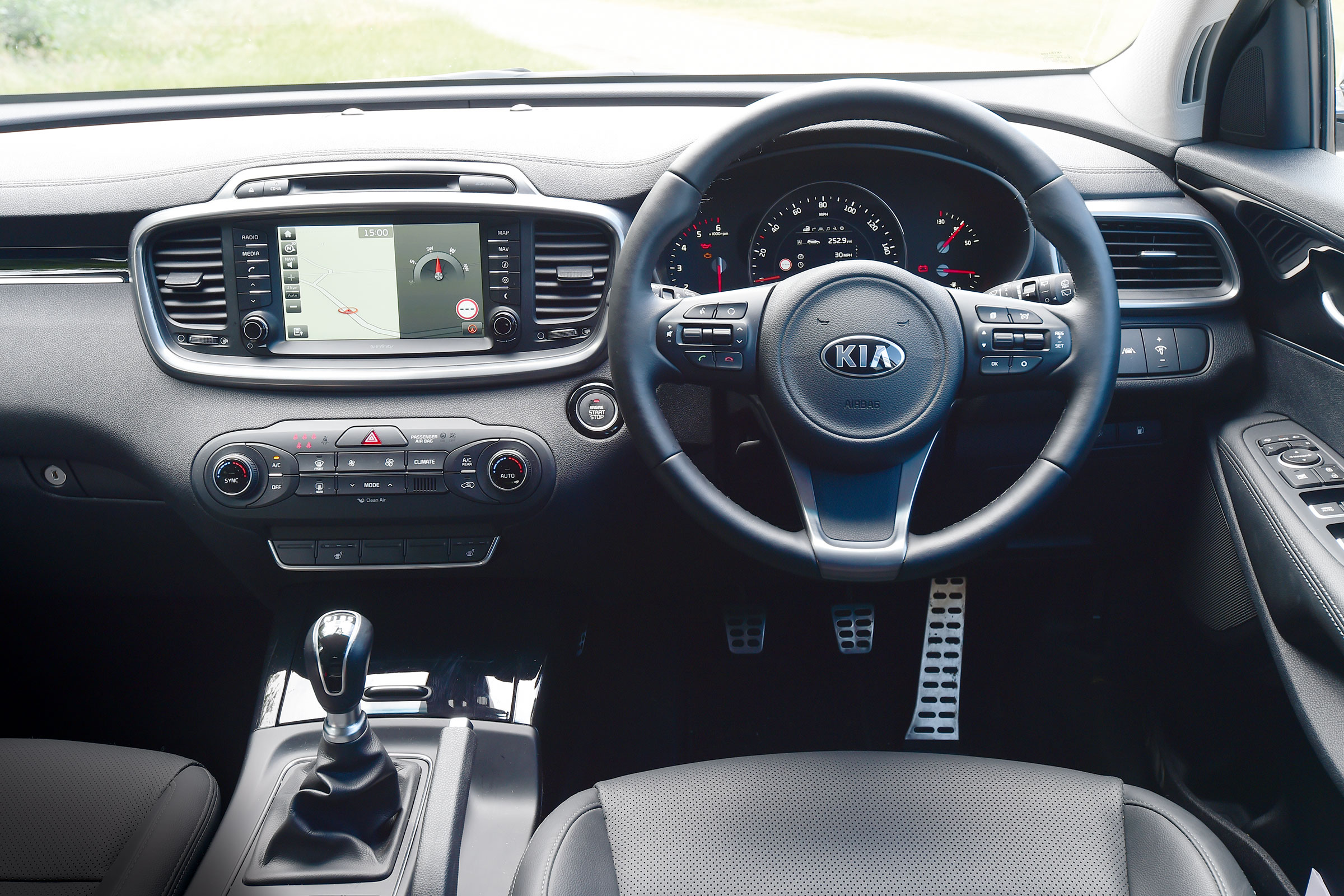 Kia Sorento - interior