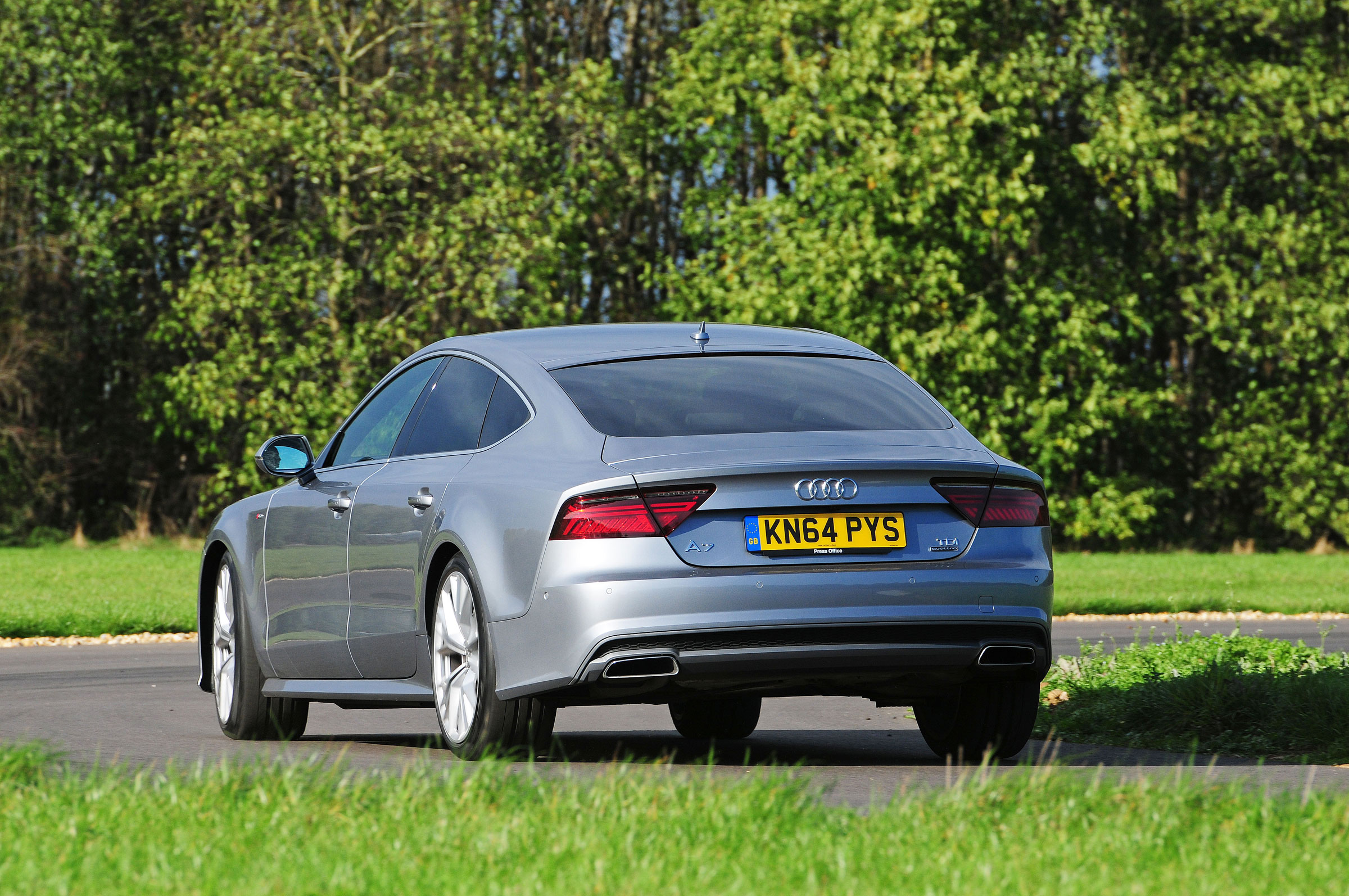 Audi A7 - rear cornering