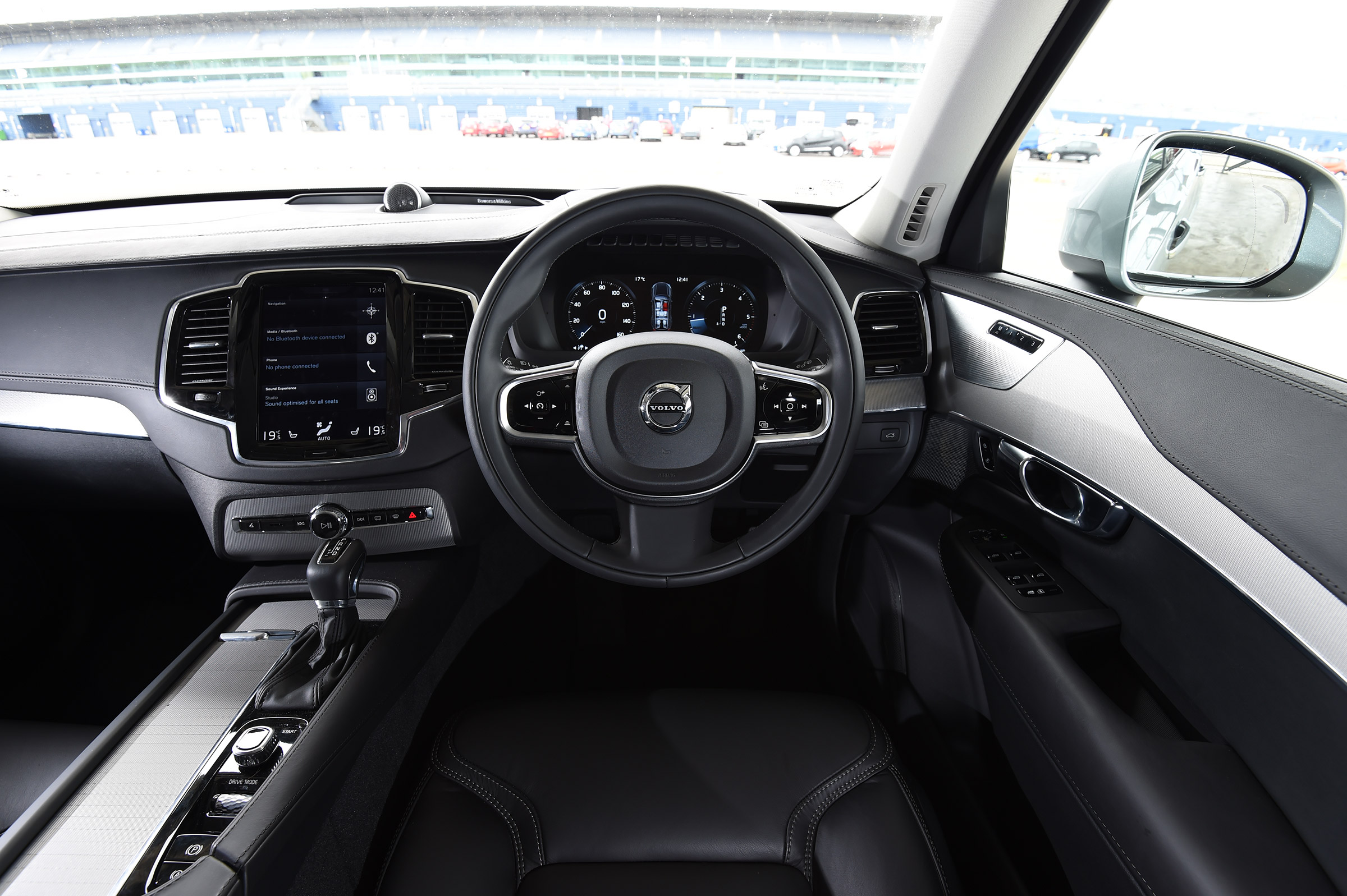 Volvo XC90 dash