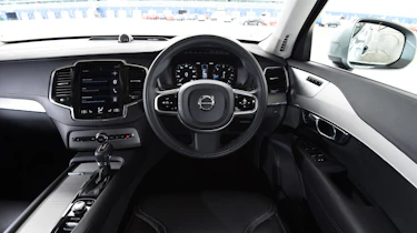 Volvo XC90 dash