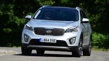 Kia Sorento - front cornering