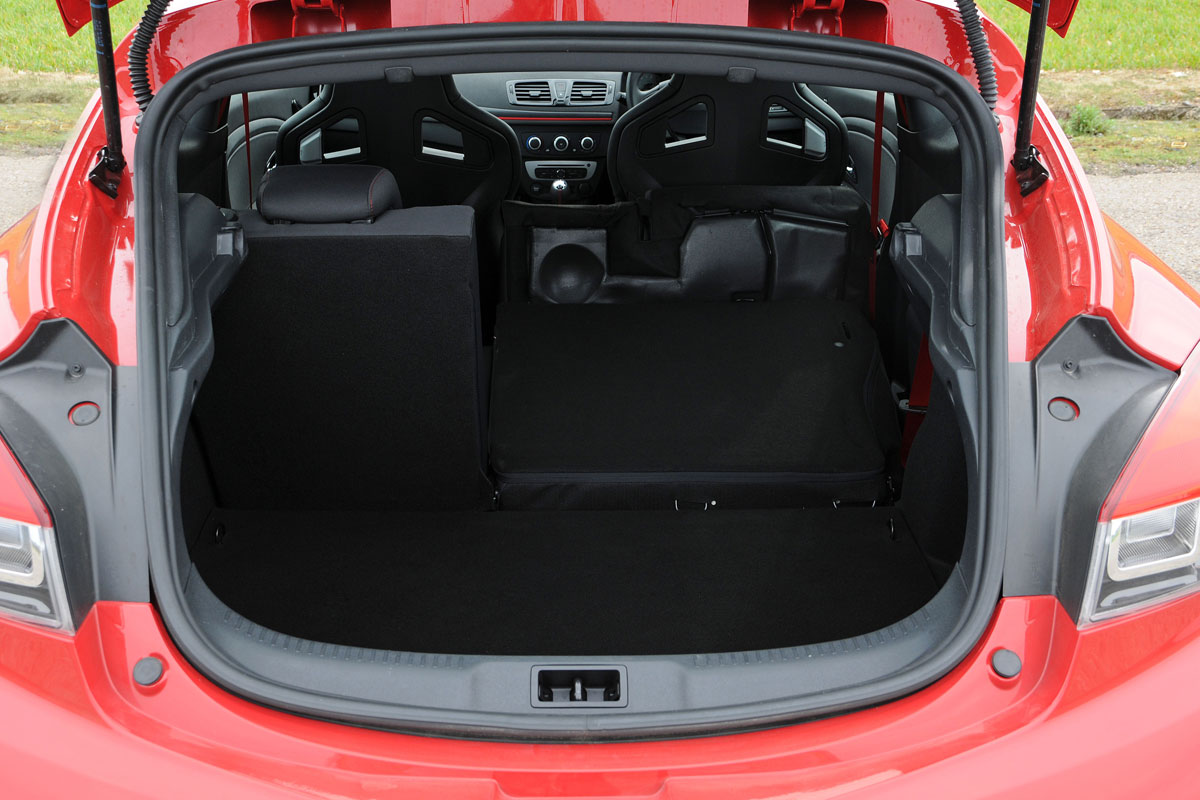Renault-Megane-RS-2014-boot-space