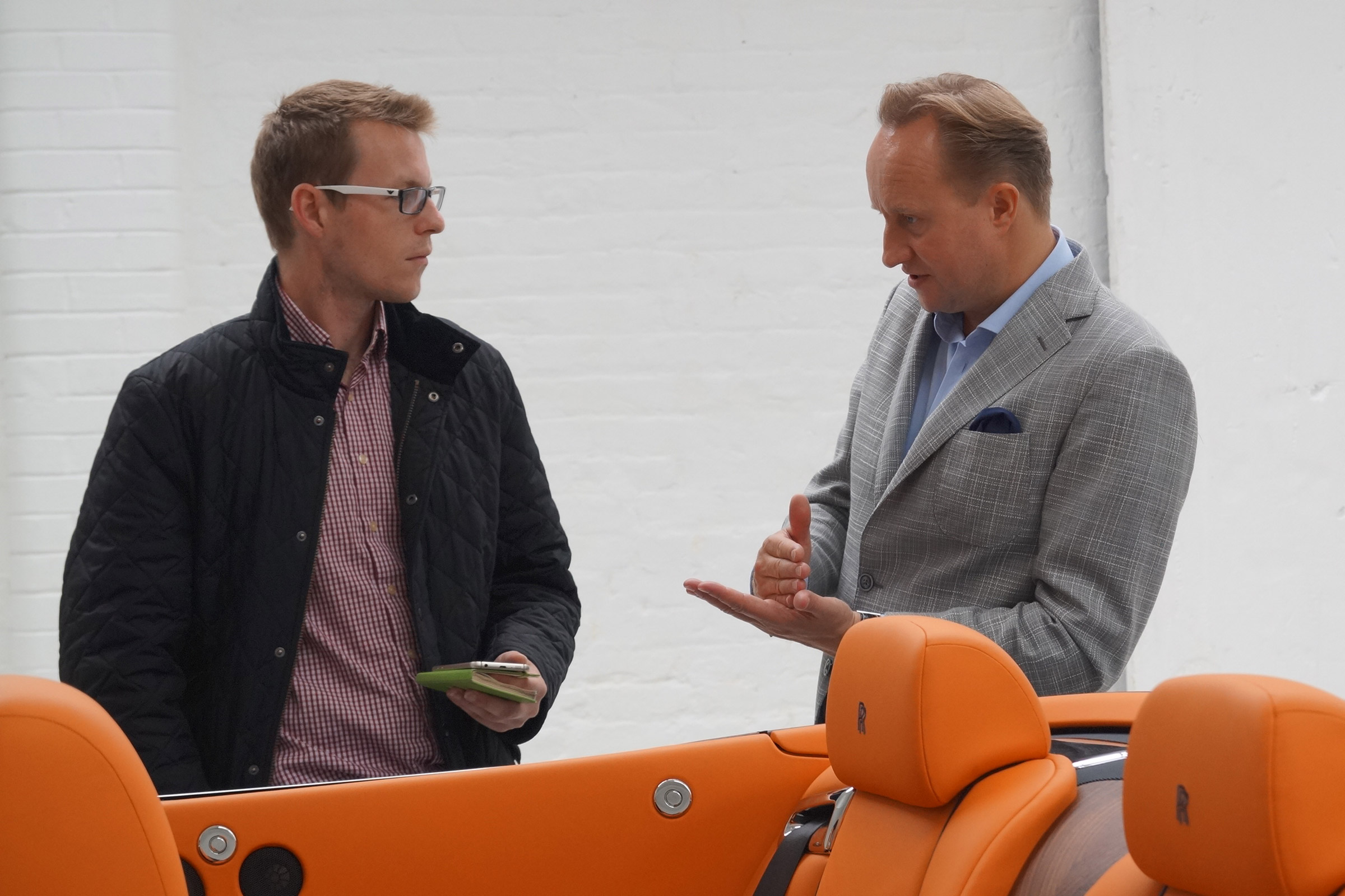 Rolls-Royce Dawn convertible chat 2