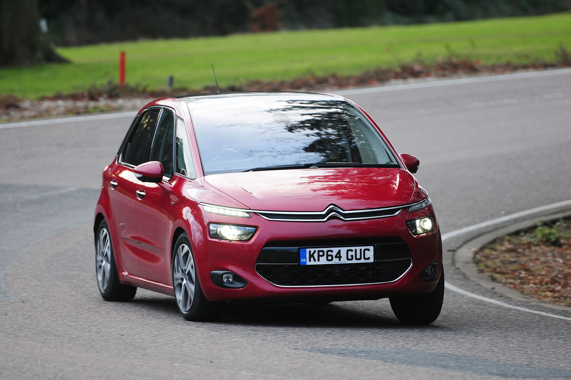 Citroen C4 Picasso - front cornering
