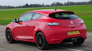 Renault-Megane-RS-2014-rear-quarter