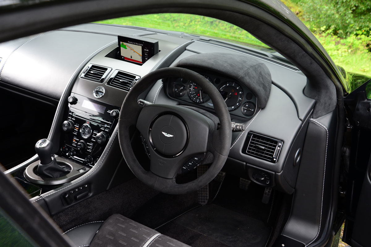 Aston Martin V8 Vantage N430 - interior