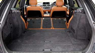 BMW 330d Touring boot