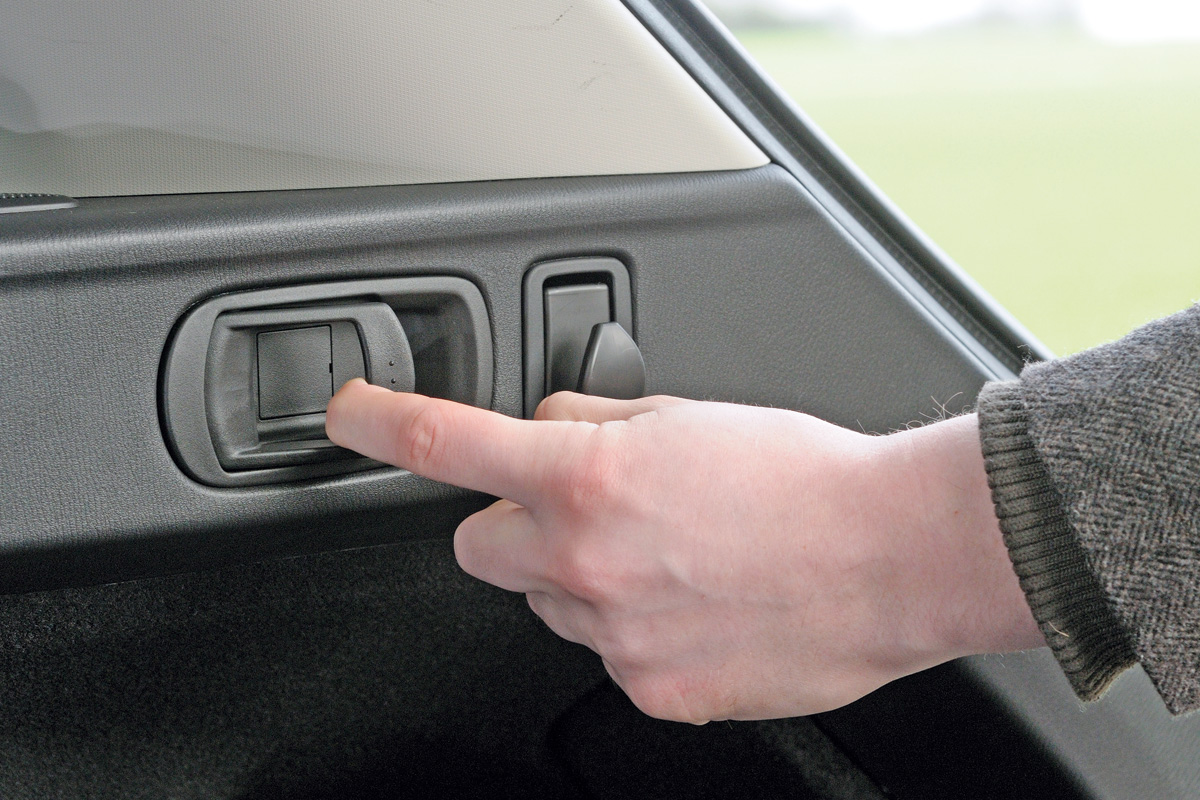 Mazda 6 Tourer seat mechanism