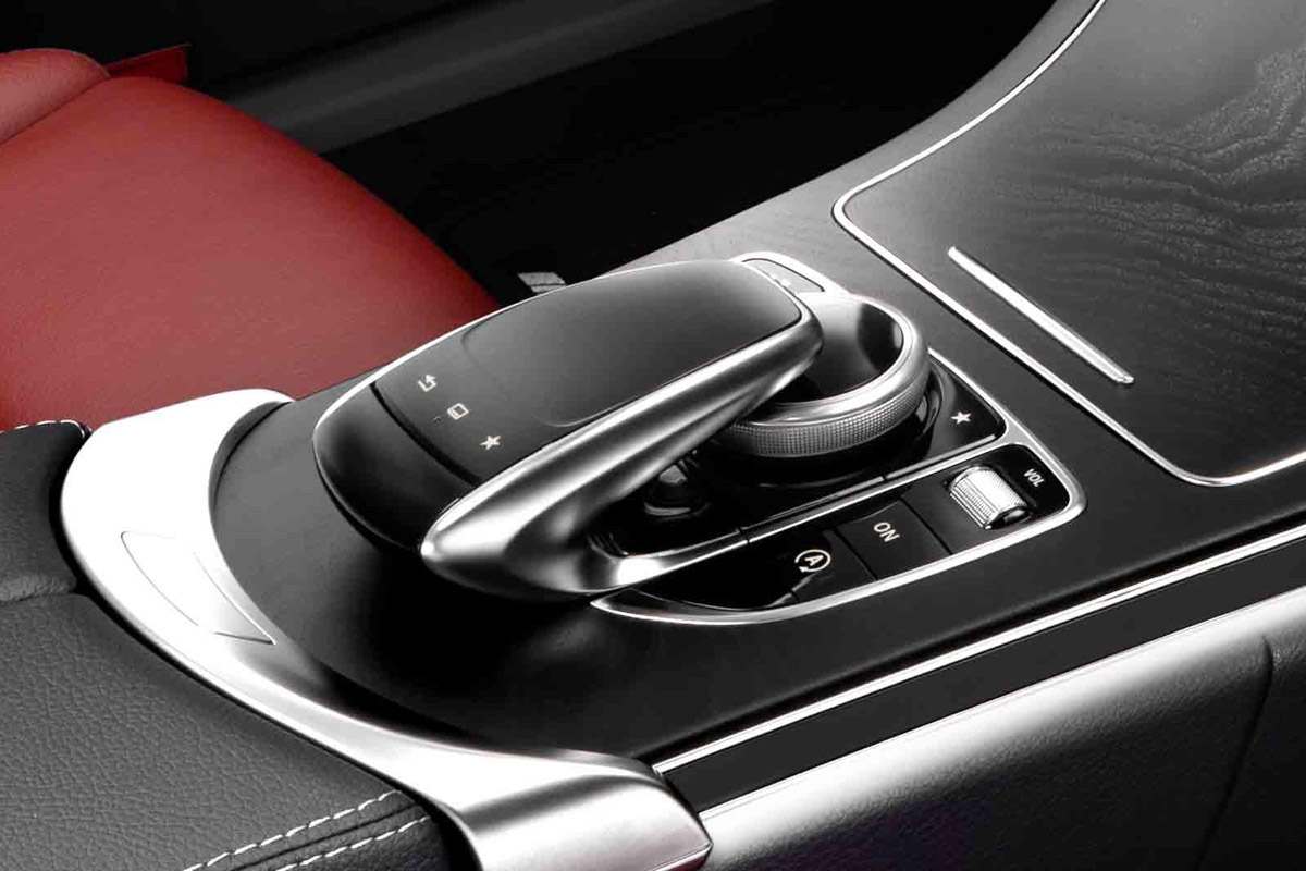 Mercedes C-Class centre console leaked