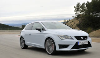 SEAT Leon Cupra SC front tracking