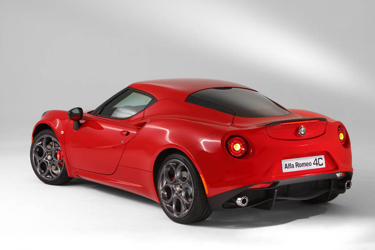Alfa Romeo 4C rear three-quarter