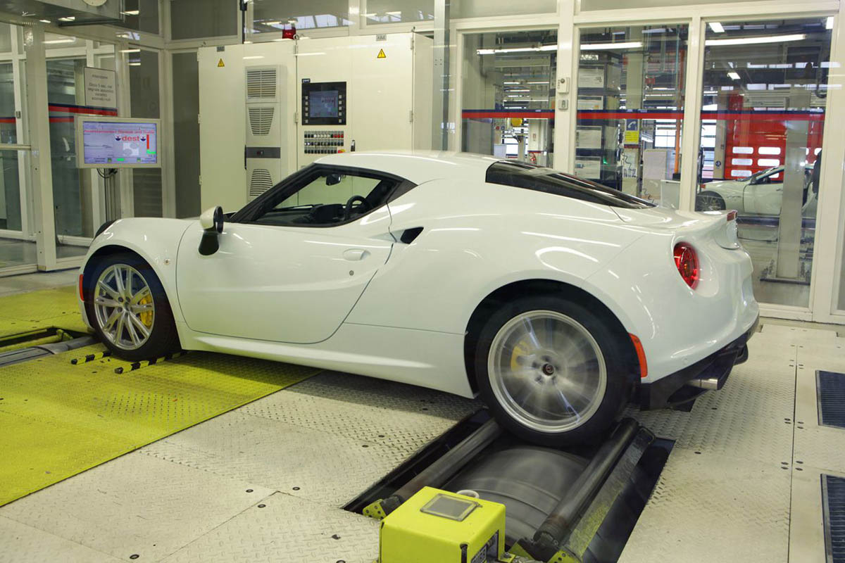 Alfa Romeo 4C testing rear
