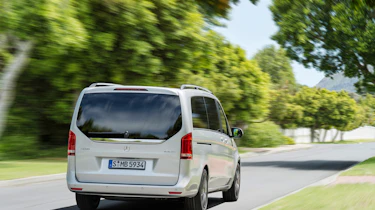 Mercedes V-Class rear tracking