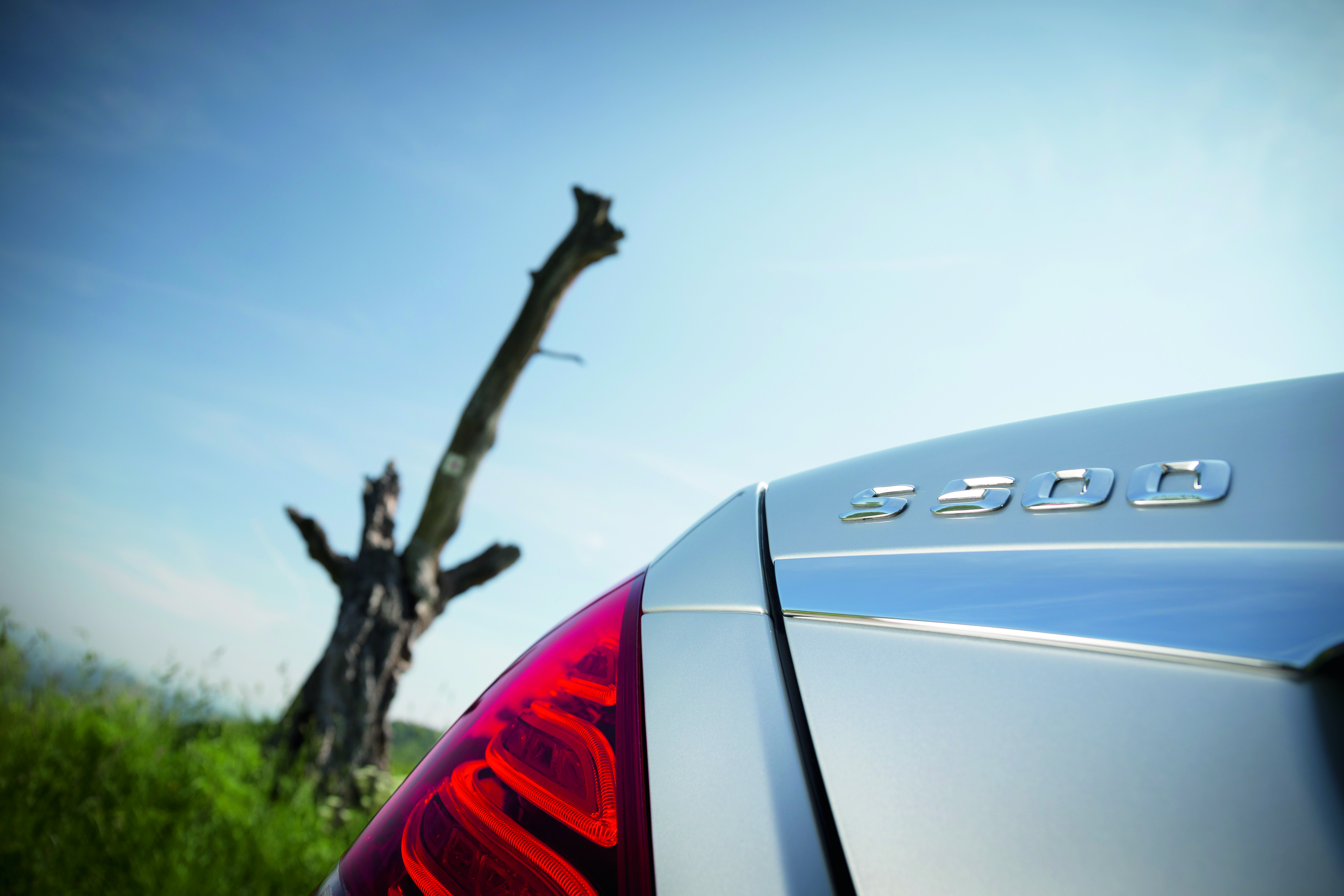 Mercedes S500 close-up