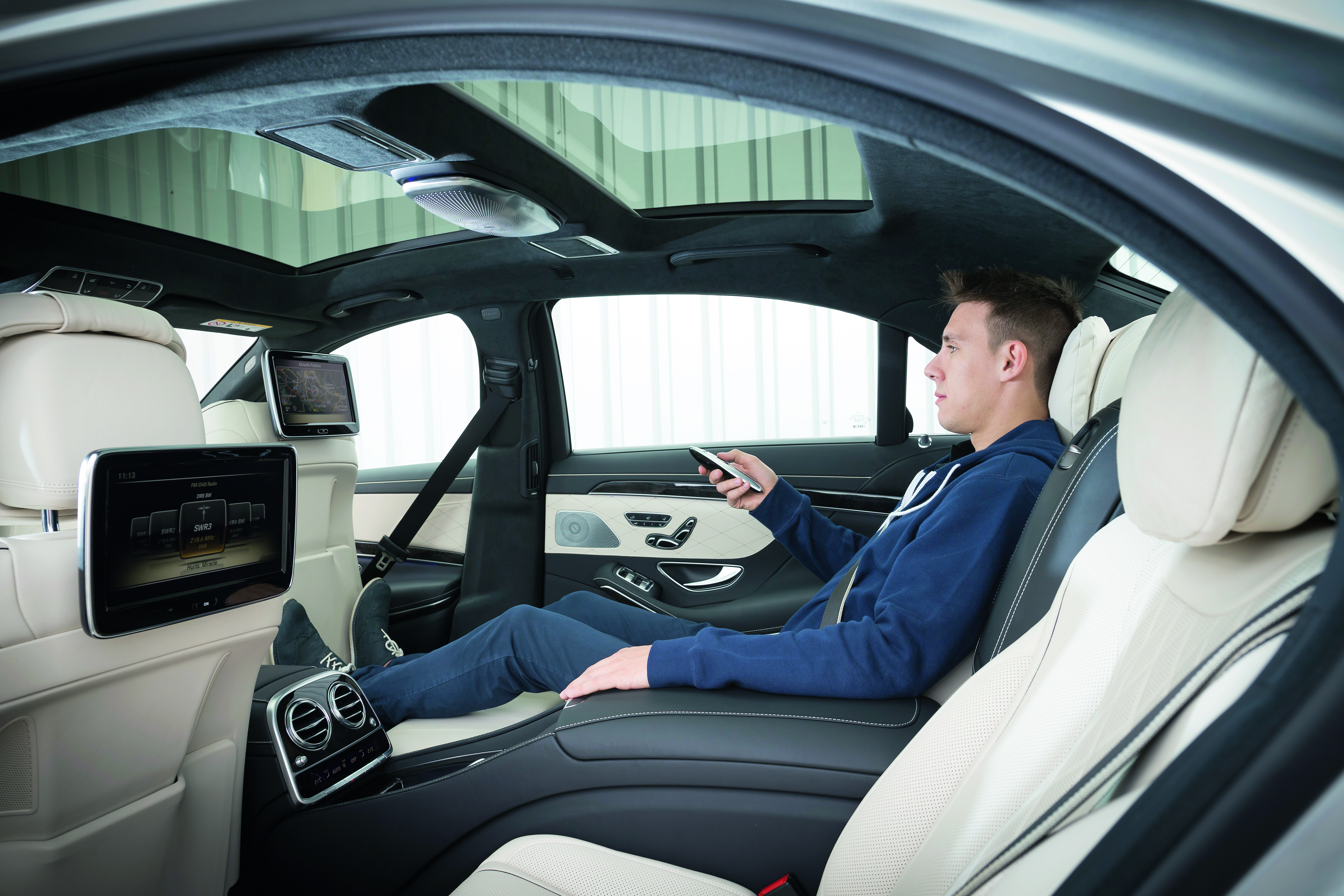 Mercedes S500 interior 