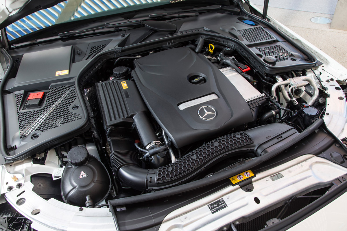 Mercedes C200 BlueTec engine
