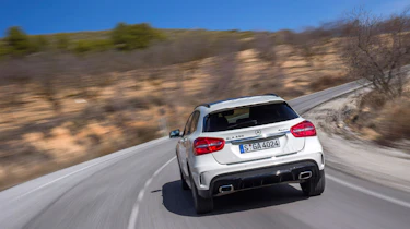 Mercedes GLA 250 SE rear cornering