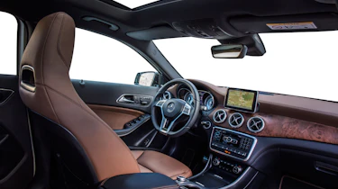 Mercedes GLA 250 SE - cabin