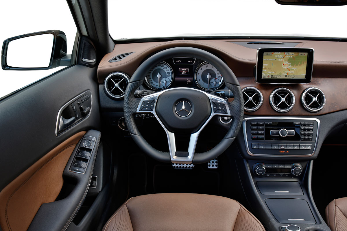 Mercedes GLA 250 SE - interior