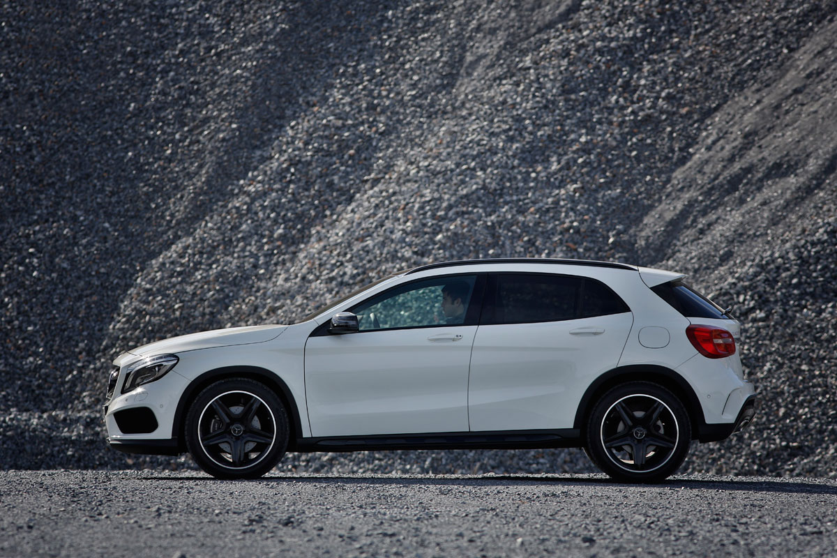 Mercedes GLA 250 SE - profile