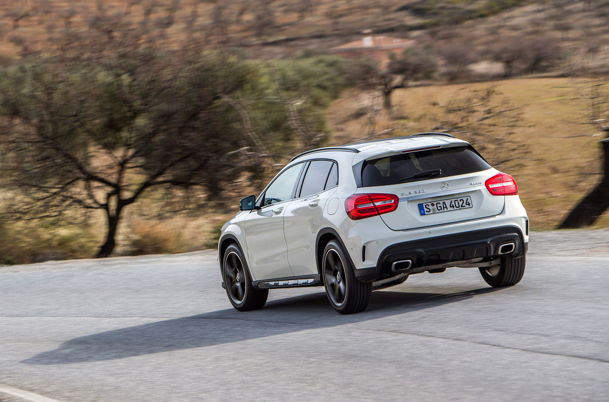 Mercedes GLA 250 SE - back
