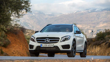 Mercedes GLA 250 SE driving