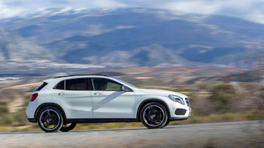 Mercedes GLA 250 SE - side view