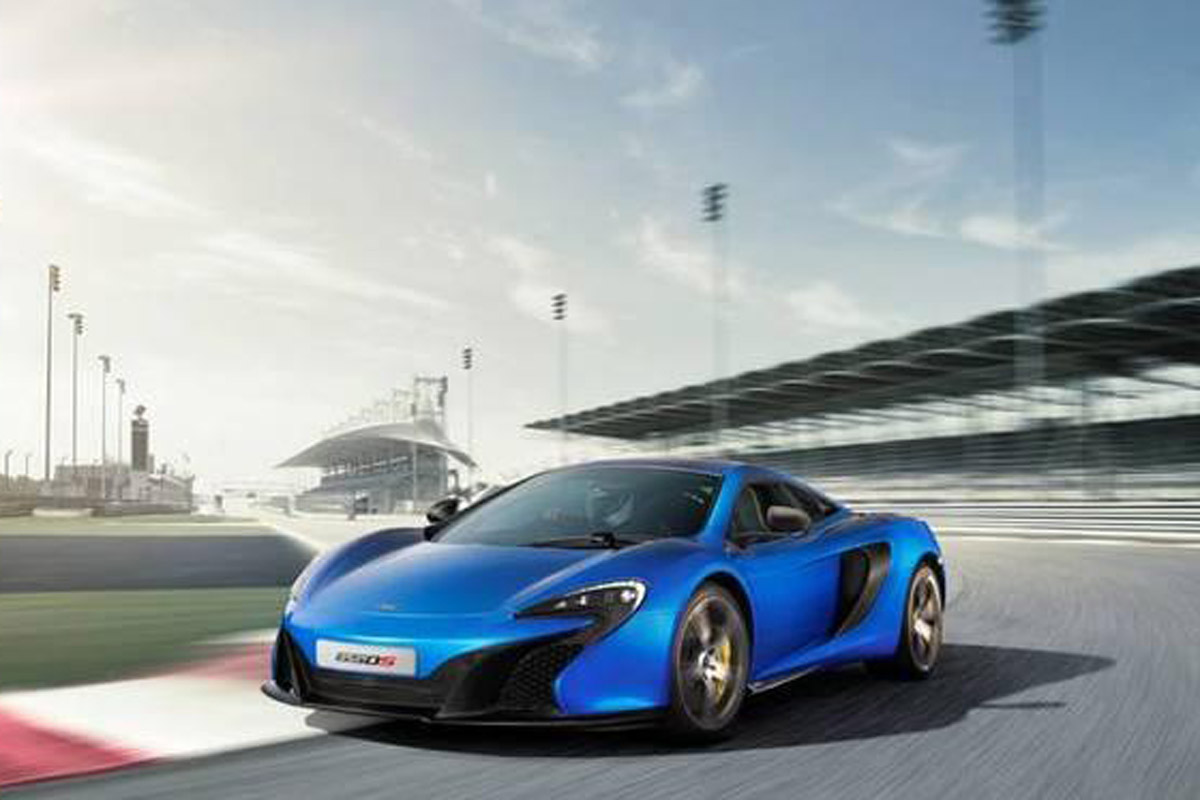 McLaren 650S on track