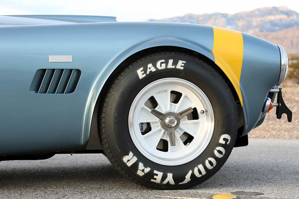FIA Cobra CSX7000 wheel