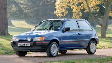 1990 blue ford fiesta