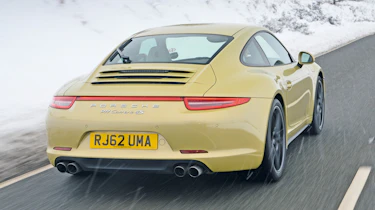 Porsche 911 Carrera 4S rear tracking