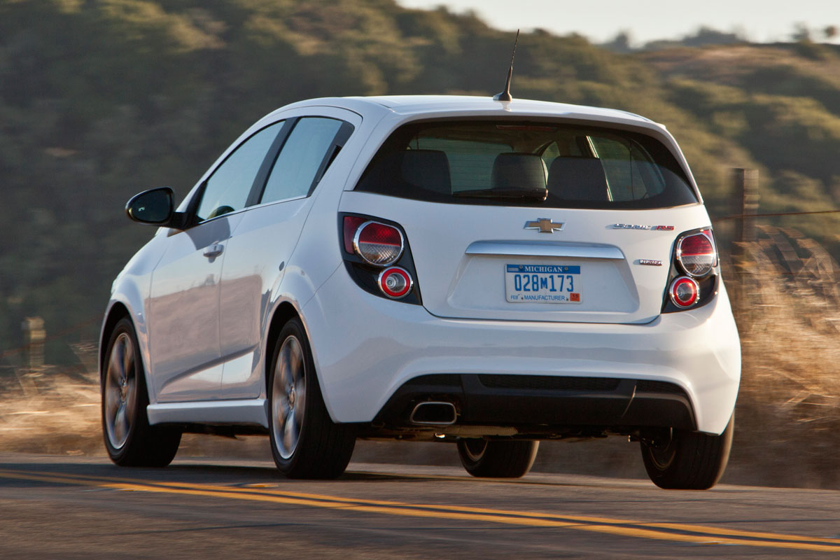 Chevrolet Aveo RS rear tracking