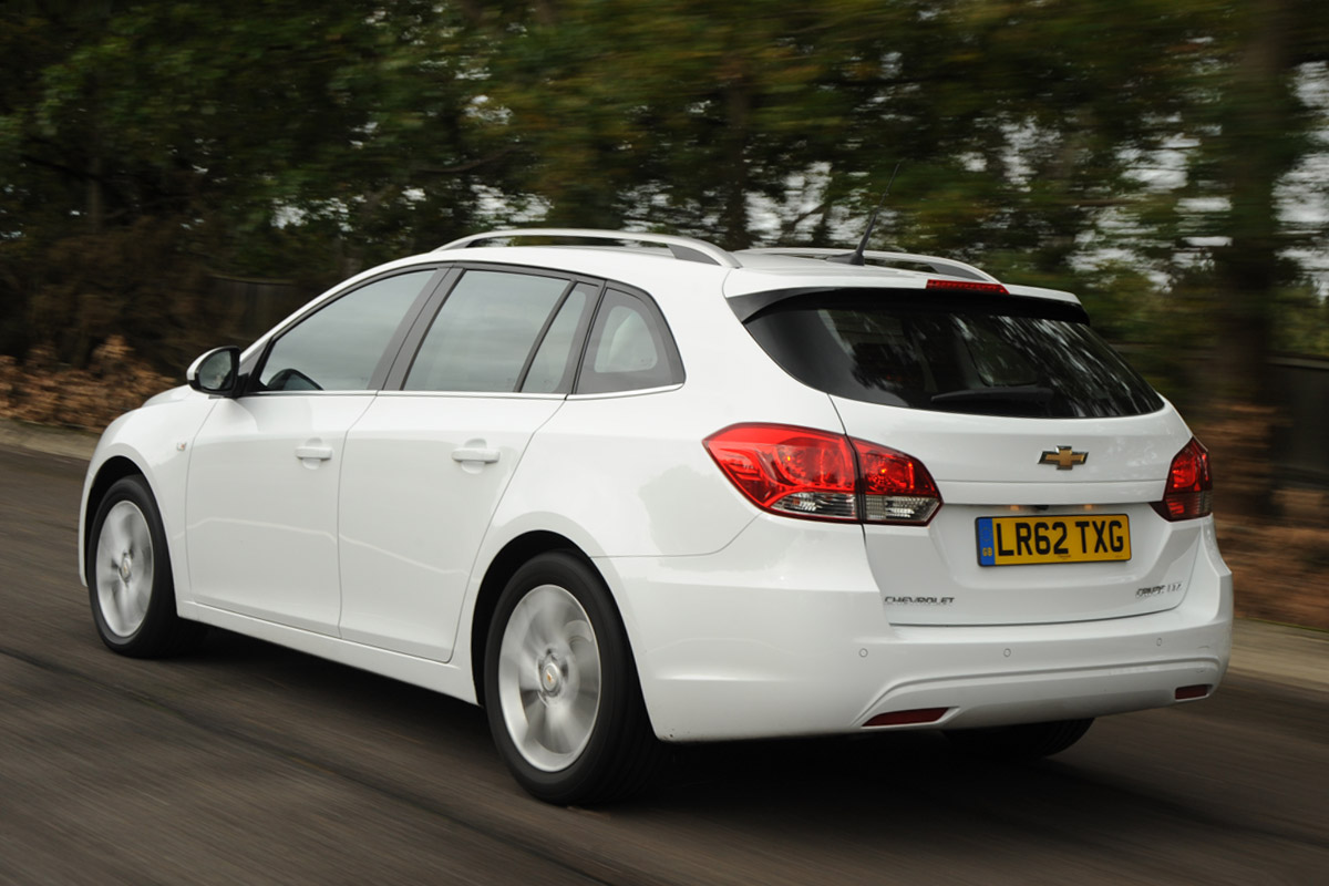 Chevrolet Cruze SW rear tracking