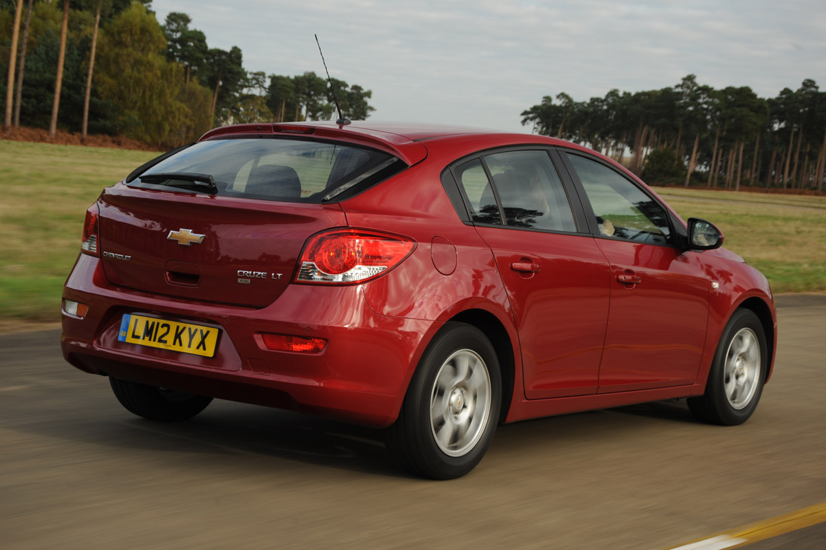 Chevrolet Cruze rear tracking