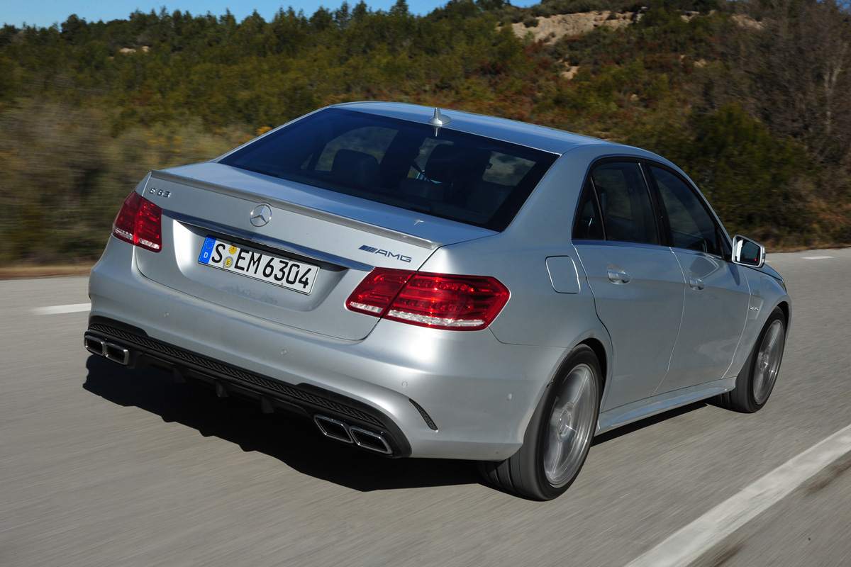 Mercedes E63 AMG rear tracking