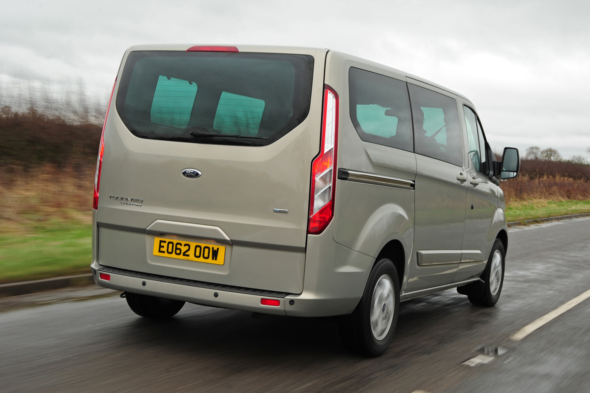 Ford Tourneo Custom rear tracking