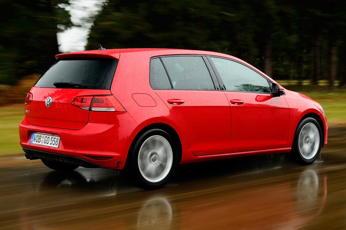Volkswagen Golf rear tracking