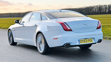 Jaguar XJ L rear tracking