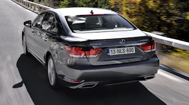 Lexus CT200h rear tracking