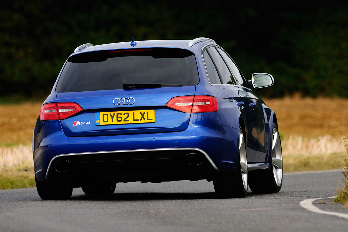 Audi RS4 rear cornering