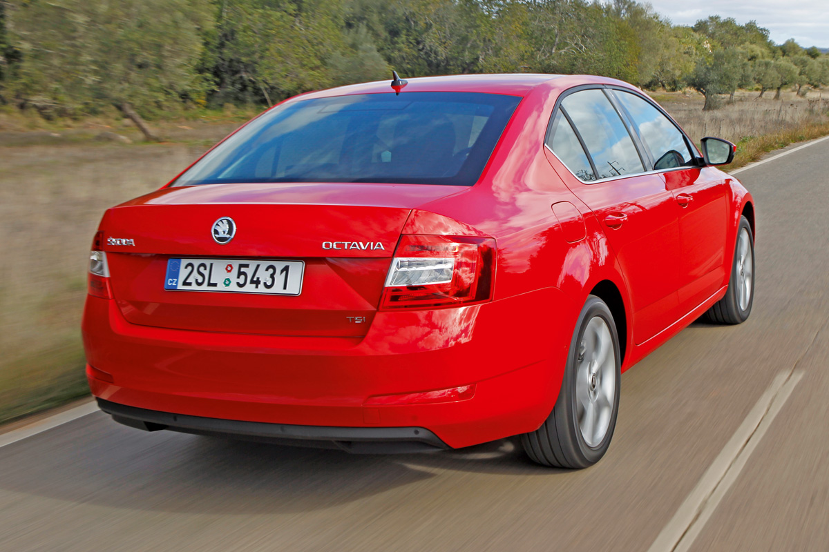 Skoda Octavia rear tracking