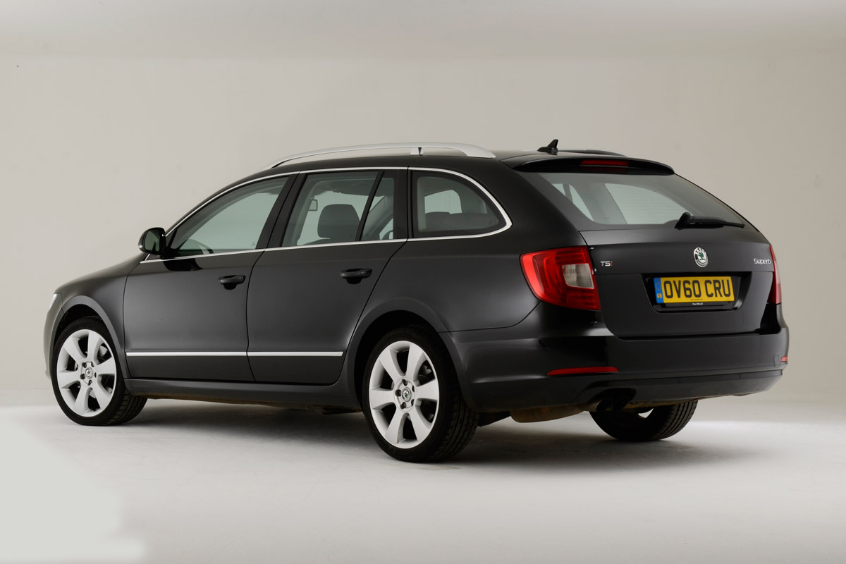 Skoda Superb rear tracking