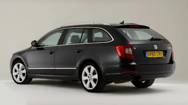 Skoda Superb rear tracking