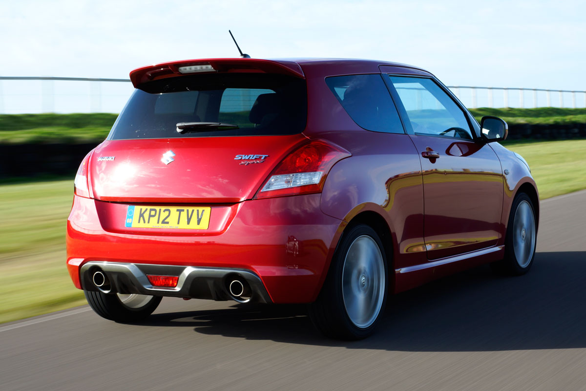 Suzuki Swift Sport rear tracking