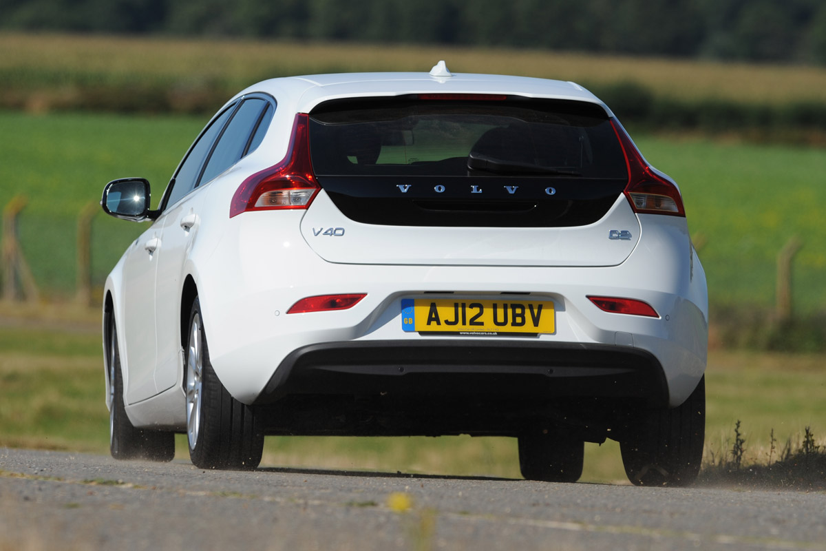 Volvo V40 Cross Country rear cornering