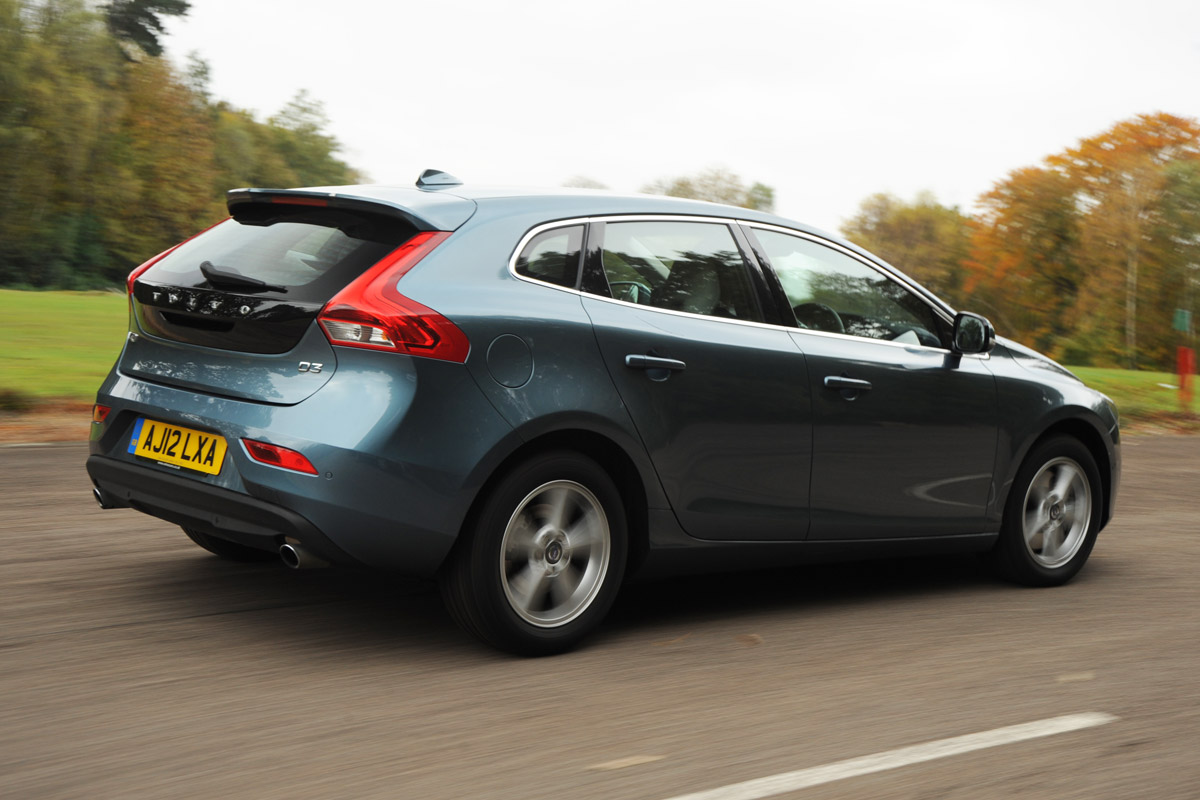 Volvo V40 D3 rear tracking