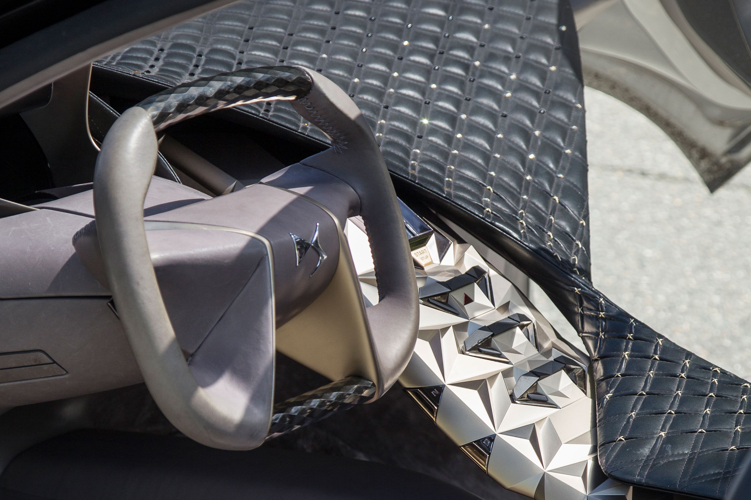 DS Divine concept - steering wheel
