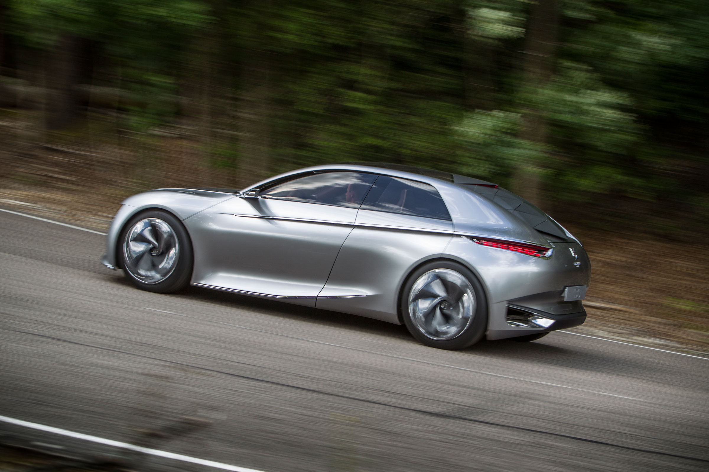 DS Divine concept - side