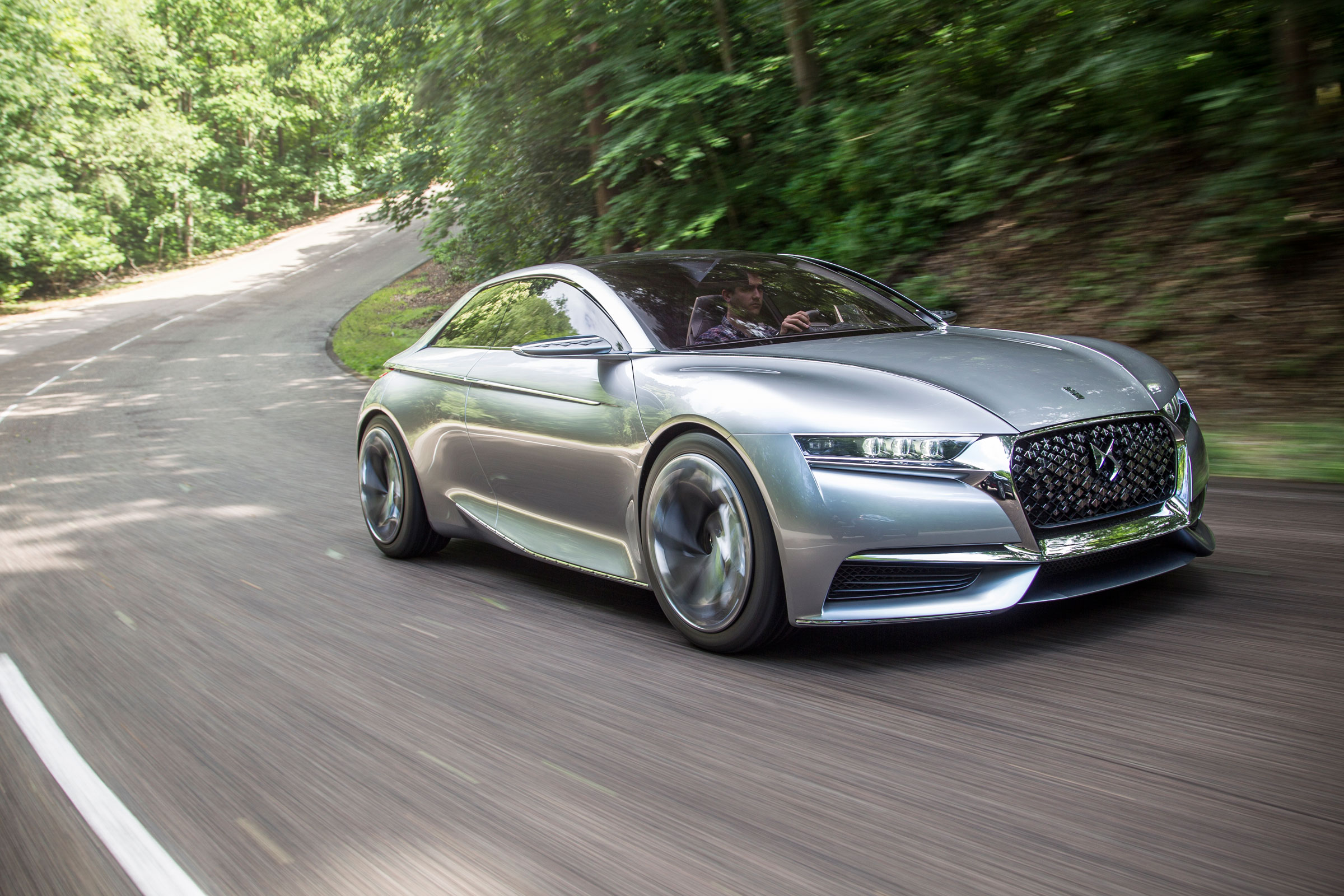 DS Divine concept - driving